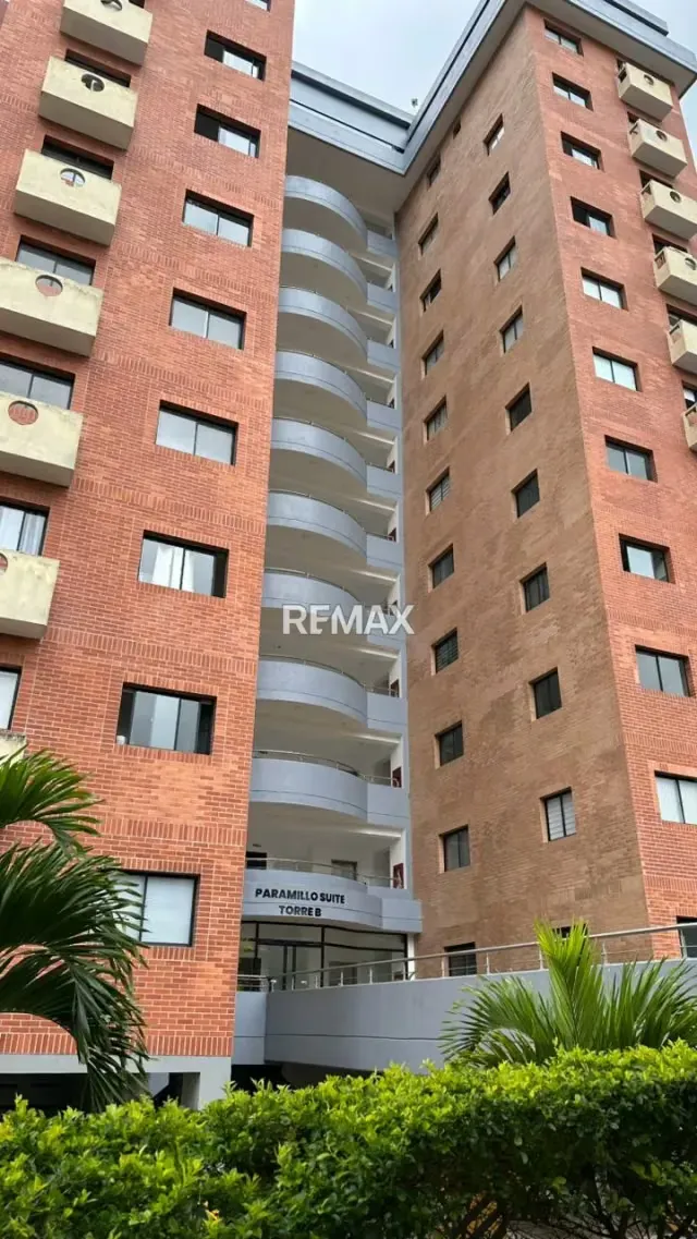 En ALQUILER PH DUPLEX en Residencias Paramillo Suites. Ubicado en piso 10
