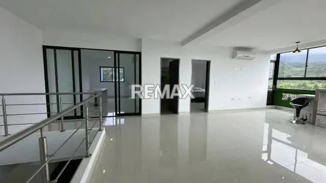 En ALQUILER PH DUPLEX en Residencias Paramillo Suites. Ubicado en piso 10 - 11