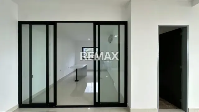 En ALQUILER PH DUPLEX en Residencias Paramillo Suites. Ubicado en piso 10 - 5