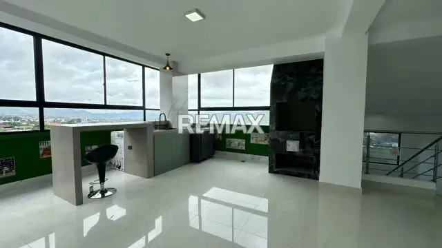 En ALQUILER PH DUPLEX en Residencias Paramillo Suites. Ubicado en piso 10 - 9