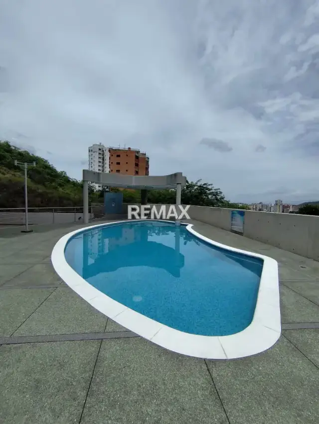 Apartamento en Venta en Res. Alameda Suite totalmente Amoblado Urb. El Parral
