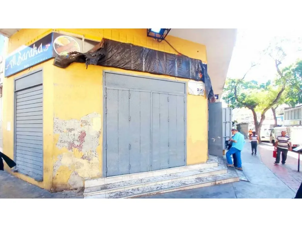 Se vende local comercial 200 m2 Av. Lecuna 5056 - 18