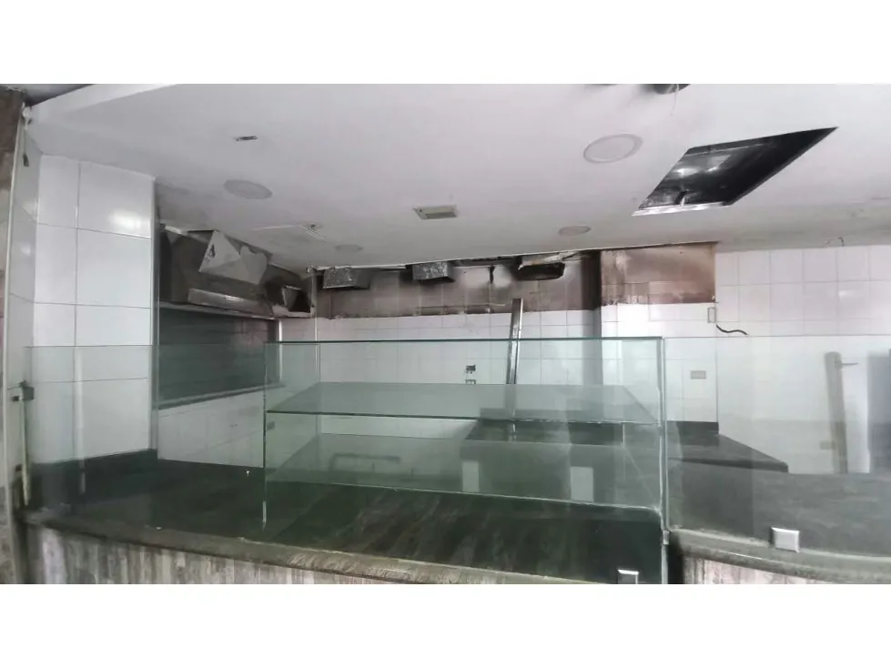 Se vende local comercial 200 m2 Av. Lecuna 5056 - 20