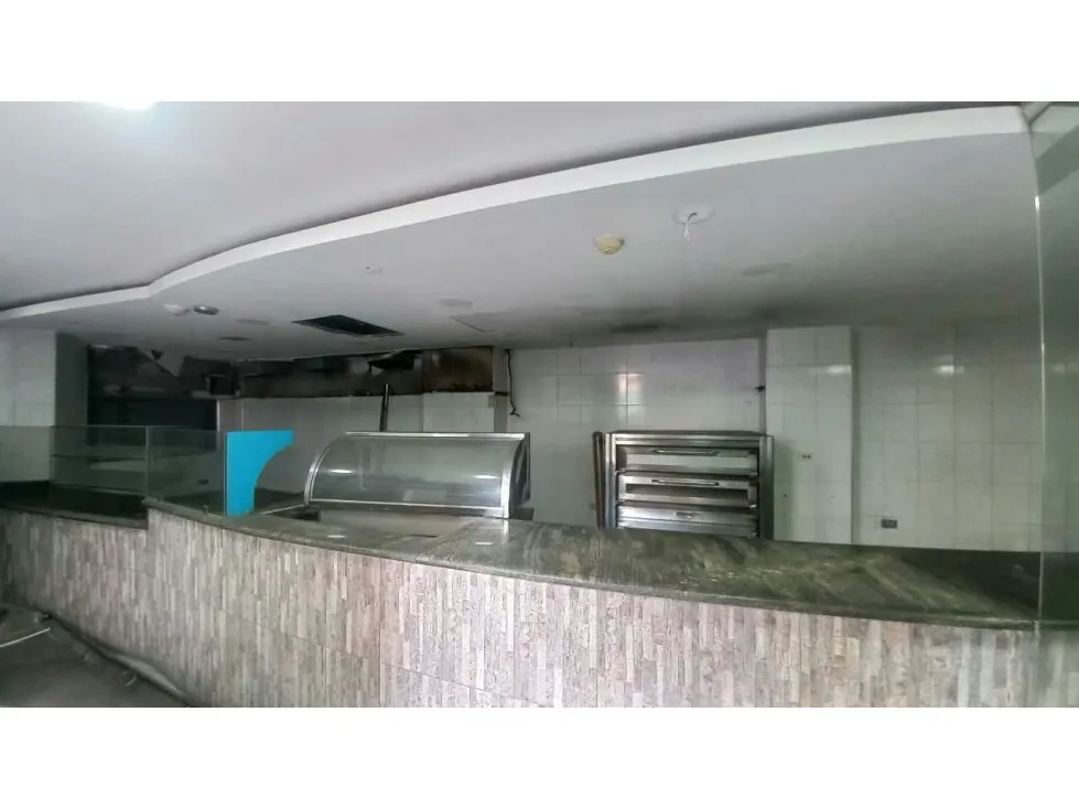 Se vende local comercial 200 m2 Av. Lecuna 5056 - 21