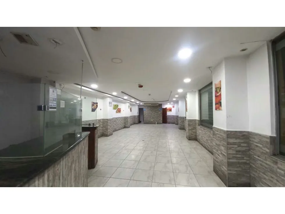 Se vende local comercial 200 m2 Av. Lecuna 5056 - 24