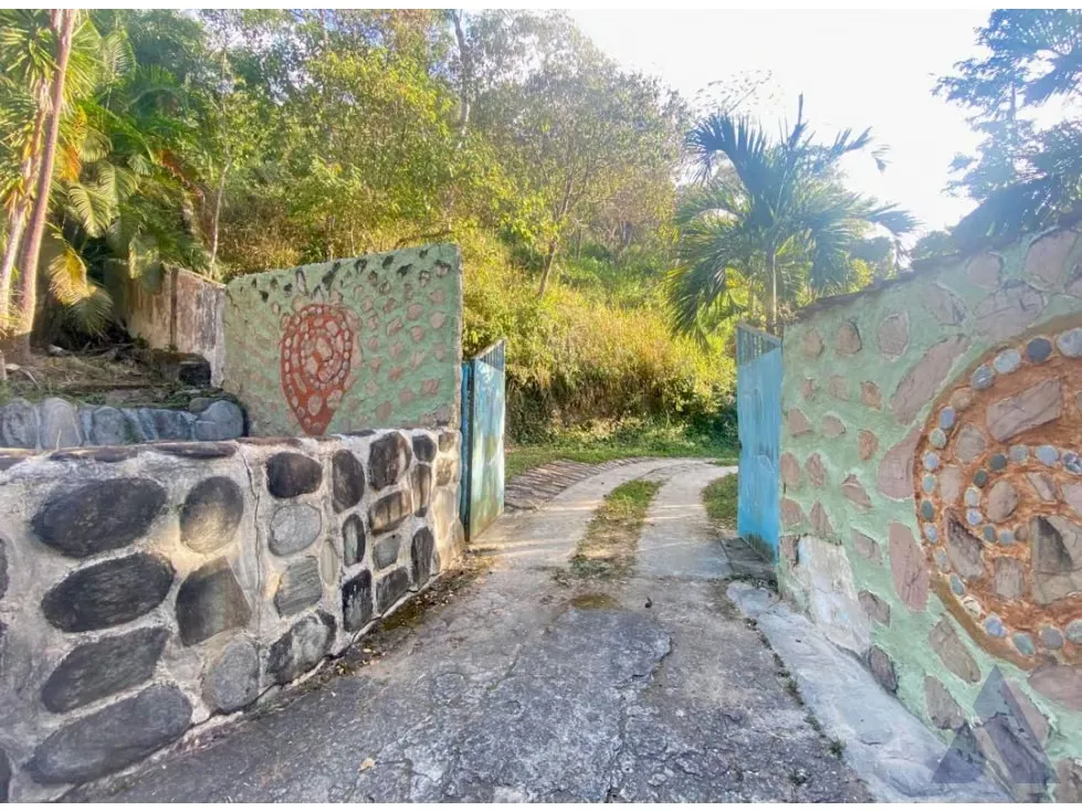 Vendo terreno 2.400m2 con Estructura para Vivienda Galipán 6450 - 35