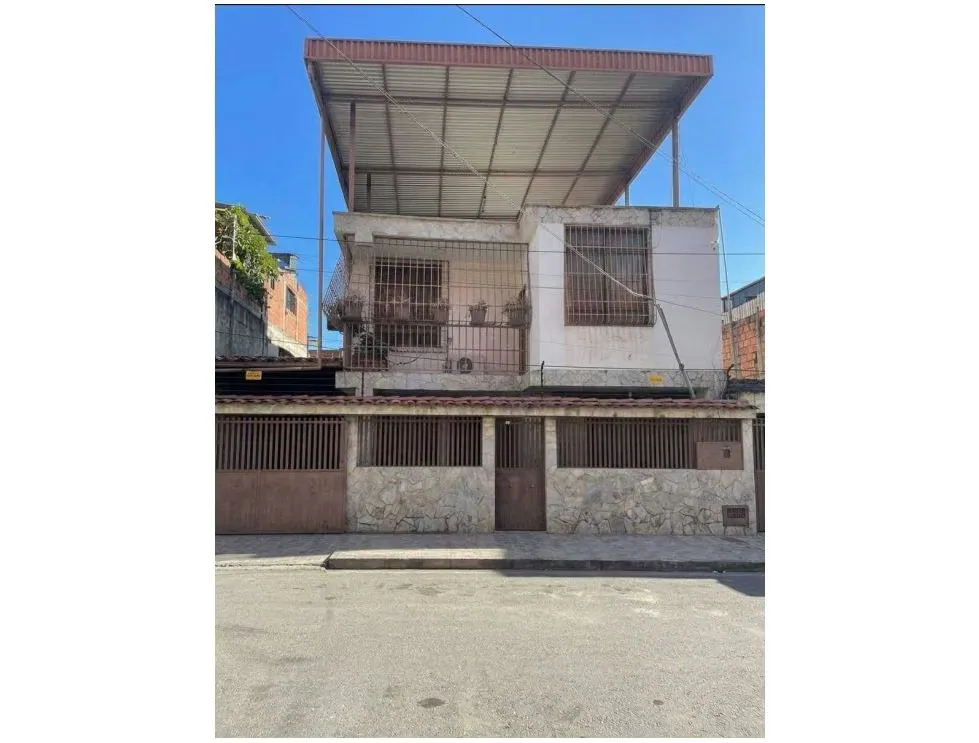 Vendo casa 157m2 Calle Anzoategui, Guatire 8012 - 2