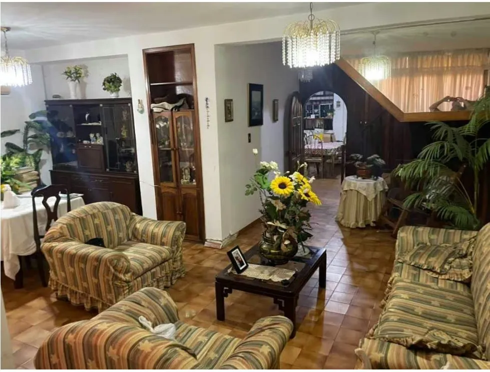 Vendo casa 157m2 Calle Anzoategui, Guatire 8012 - 5