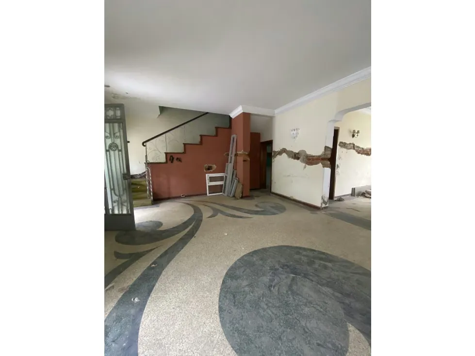 CASA EN VENTA DE 550M2 - URB. ALTAMIRA - 5
