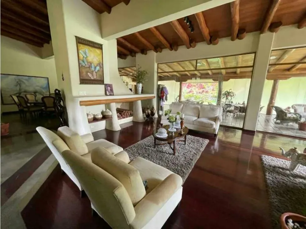 Vendo casa 900m2 Cerro Verde 8133 - 6