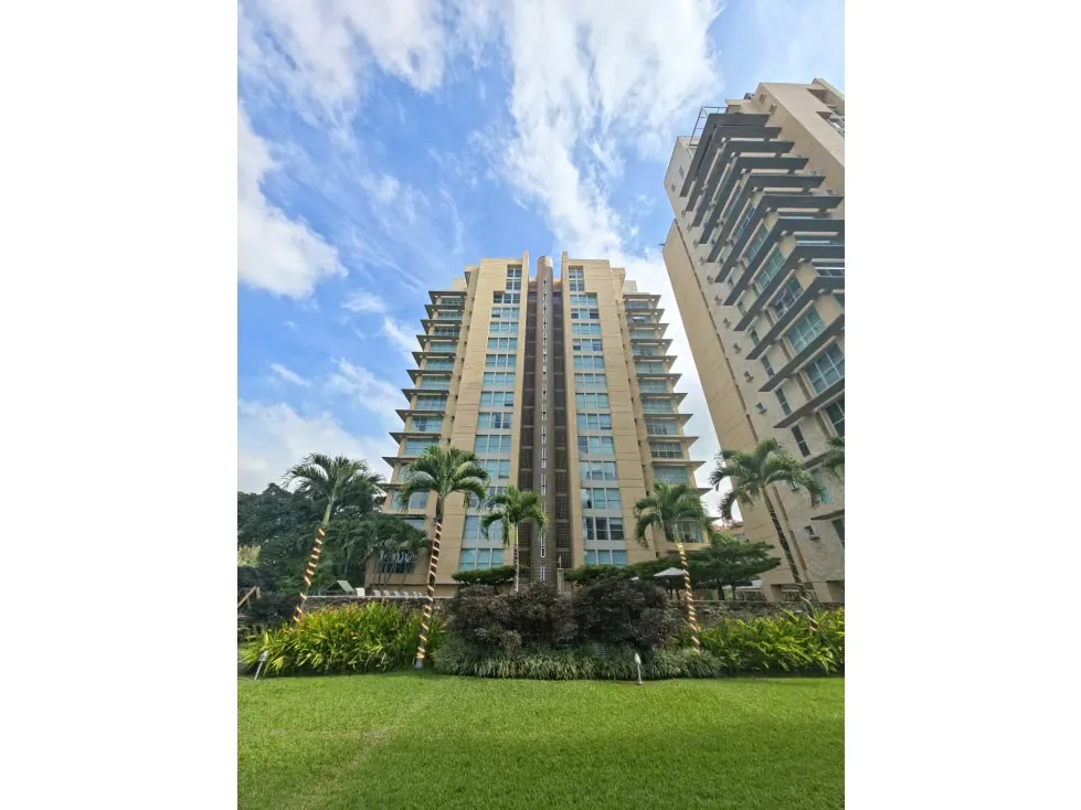 APARTAMENTO EN ALQUILER 115 M2 - URB CAMPO ALEGRE