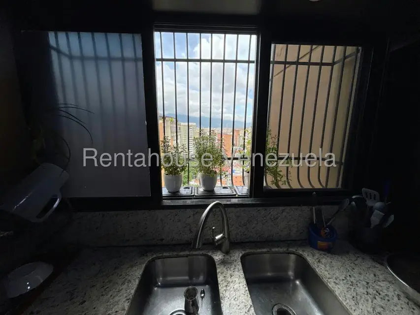 Apartamento (Duplex) en Venta en El Paraiso, Distrito Metropolitano - 13