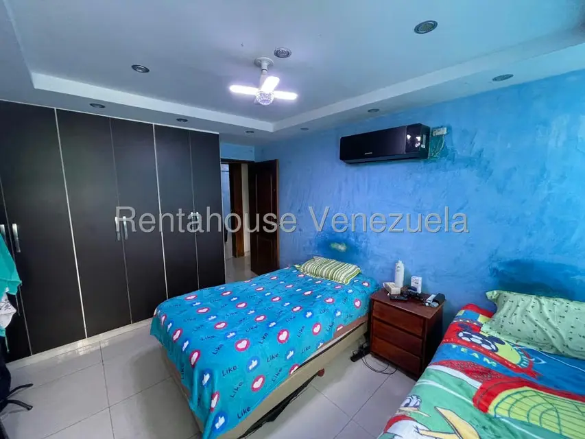 Apartamento (Duplex) en Venta en El Paraiso, Distrito Metropolitano - 22