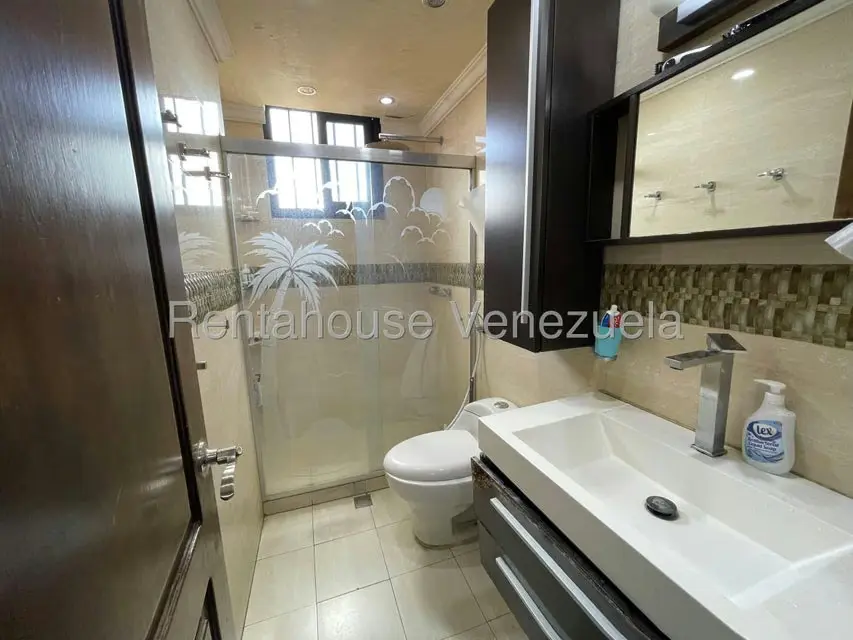Apartamento (Duplex) en Venta en El Paraiso, Distrito Metropolitano - 25
