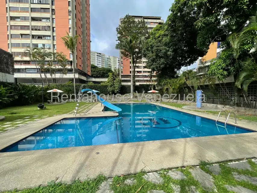 Apartamento (Duplex) en Venta en El Paraiso, Distrito Metropolitano - 39