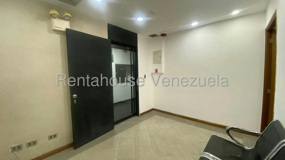 Oficina en Alquiler en Prados del Este, Distrito Metropolitano - 18