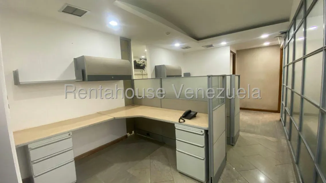Oficina en Alquiler en Prados del Este, Distrito Metropolitano - 32