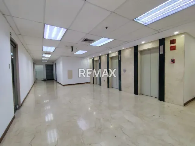 ALQUILER DE OFICINA EN C.P. VIZCAYA EN COLINAS DE TAMANACO - 17