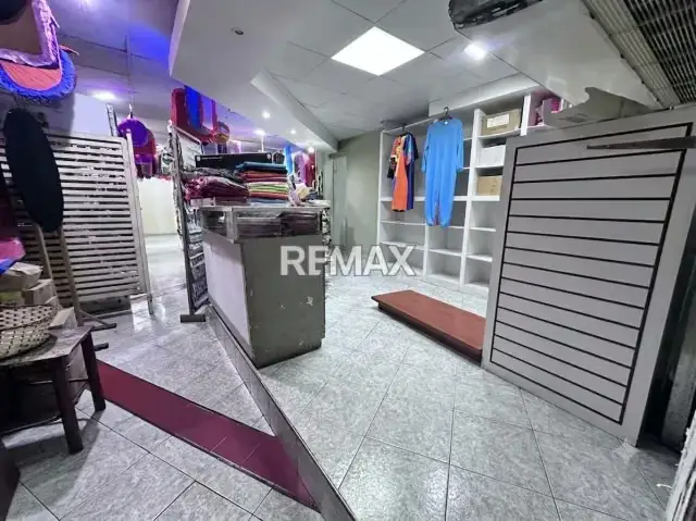 Venta de Edificio Local comercial y Apartamento