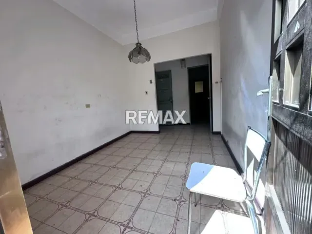 Venta de Edificio Local comercial y Apartamento - 13