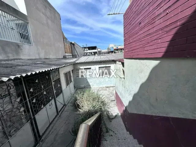 Venta de Edificio Local comercial y Apartamento - 15