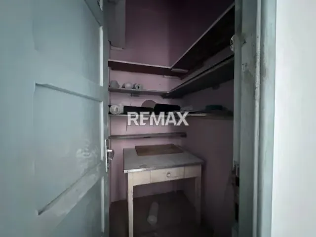 Venta de Edificio Local comercial y Apartamento - 10