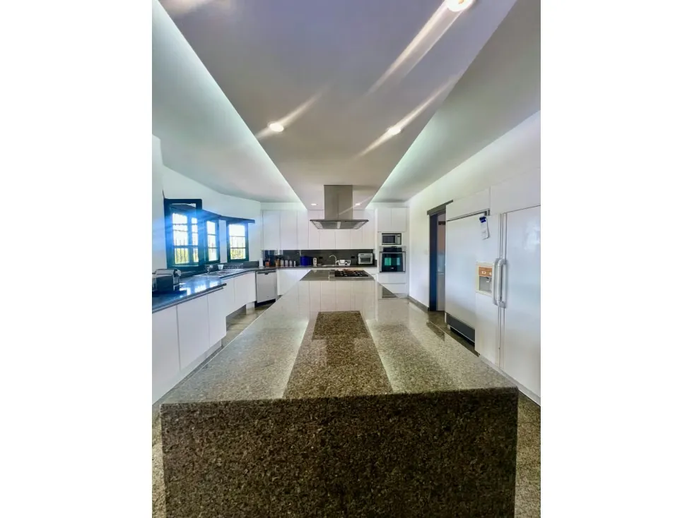 Se Vende quinta 780m2 Cerro Verde 1825 - 8