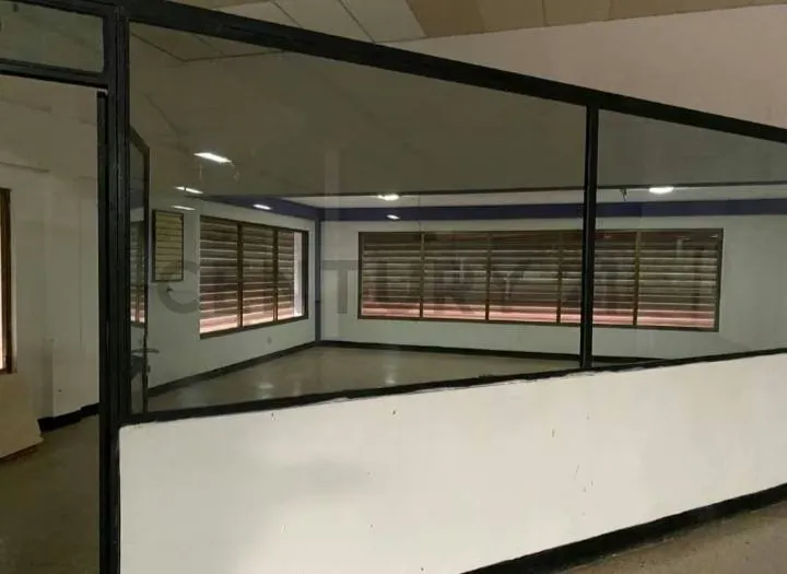 Alquiler de Local Comercial/Galpon - 5