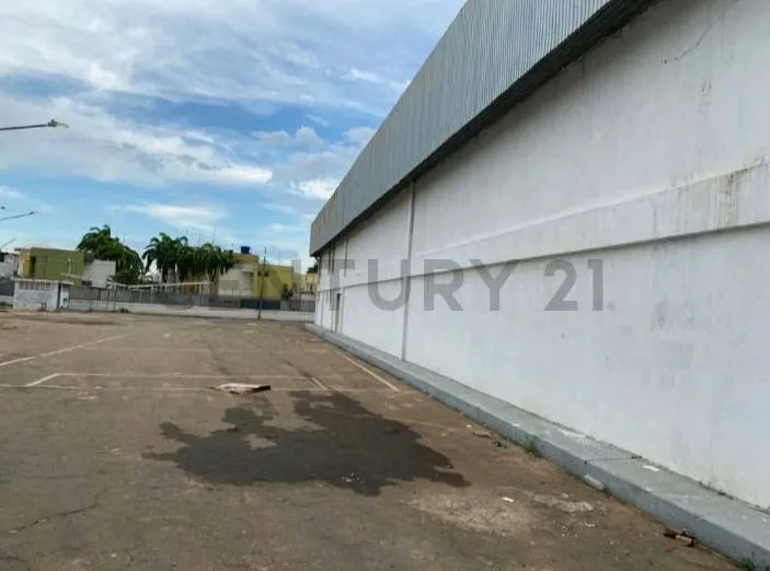 Alquiler de Local Comercial/Galpon - 7