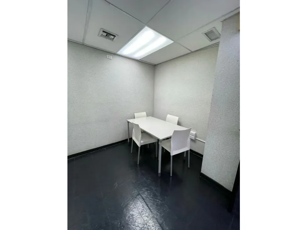 Se vende/alquila oficina 280m2 El Rosal 6704 - 12