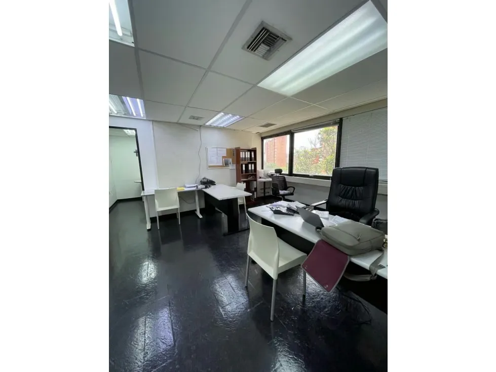 Se vende/alquila oficina 280m2 El Rosal 6704 - 4