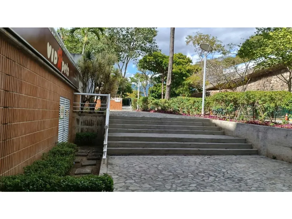 Se alquila local comercial 14m2 Colinas de Valle Arriba 4668 - 13
