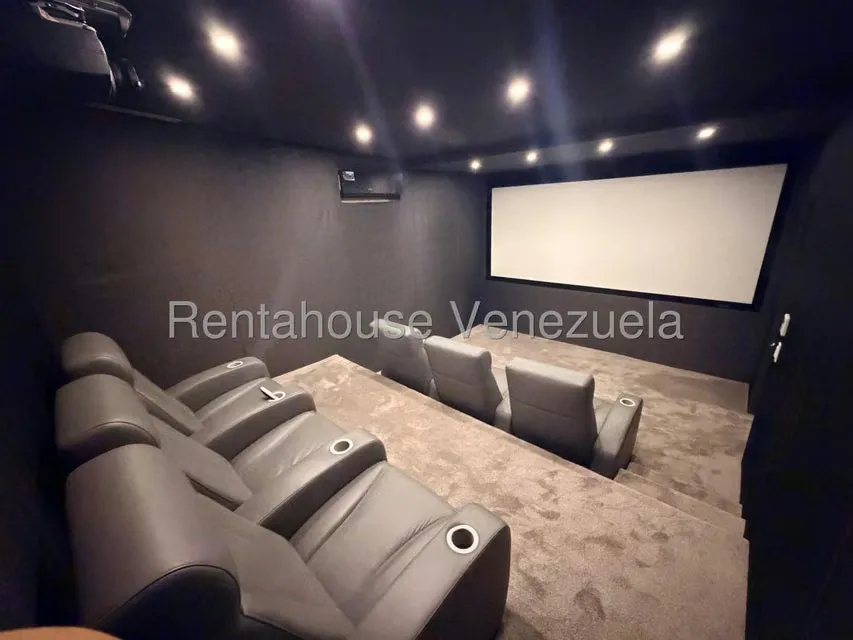 Casa (Duplex) en Venta en Cumbres de Curumo, Distrito Metropolitano - 16