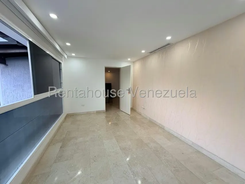 Casa (Duplex) en Venta en Cumbres de Curumo, Distrito Metropolitano - 20