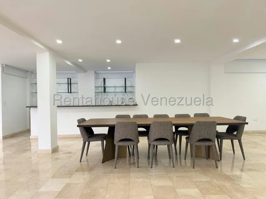 Casa (Duplex) en Venta en Cumbres de Curumo, Distrito Metropolitano - 23