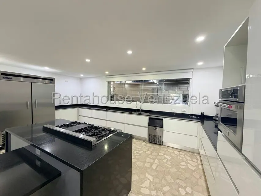 Casa (Duplex) en Venta en Cumbres de Curumo, Distrito Metropolitano - 5