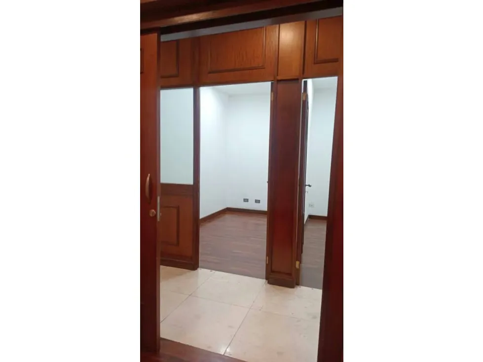 Se alquila oficina 150m2 C.C San Ingnacio 9513 - 3