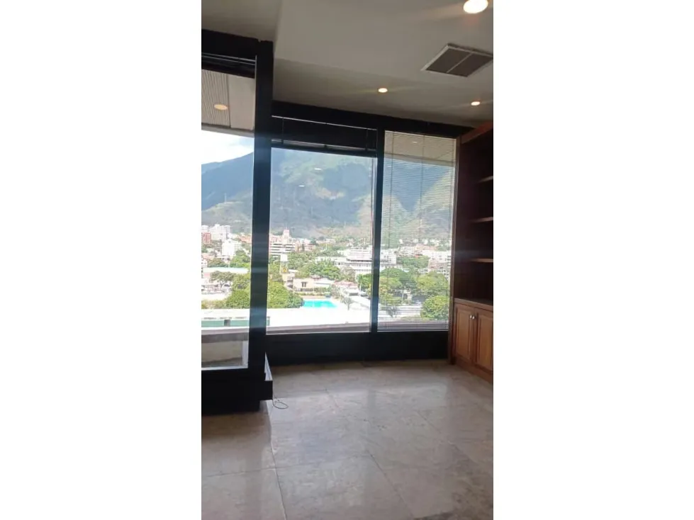 Se alquila oficina 150m2 C.C San Ingnacio 9513 - 7