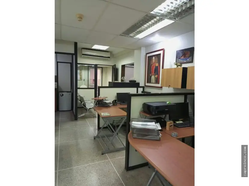 En Venta Oficina en Puerto Cabello, en Centro Comercial C-6022709