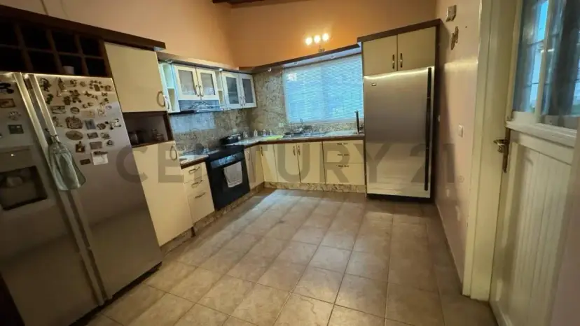 Privilegiada casa Unimafiliar , acabados modernos, y exclusiva ubicacion.