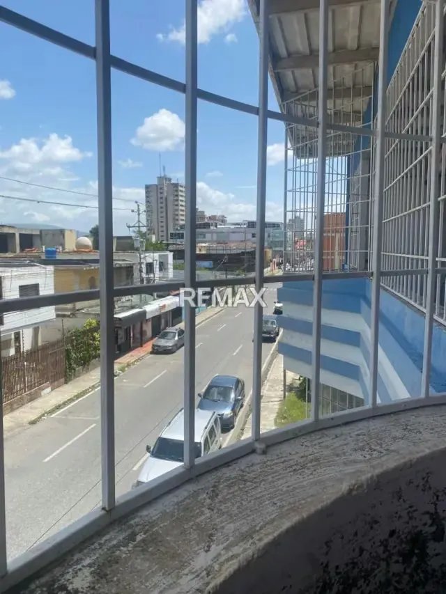 Edificio Comercial en Venta Carrera 21 entre Calles 8 y 9 Zona Este - Barquisimeto - 12