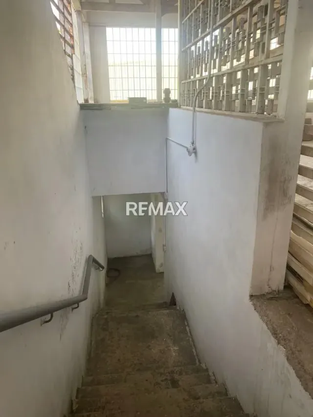Edificio Comercial en Venta Carrera 21 entre Calles 8 y 9 Zona Este - Barquisimeto - 10
