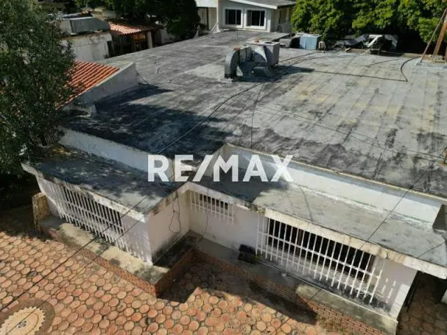 VENDE 3 CASAS EN UNA MISMA PROPIEDAD CASA 1 SECTOR LA LAGO