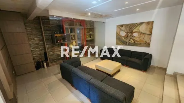 VENDE 3 CASAS EN UNA MISMA PROPIEDAD CASA 1 SECTOR LA LAGO - 3