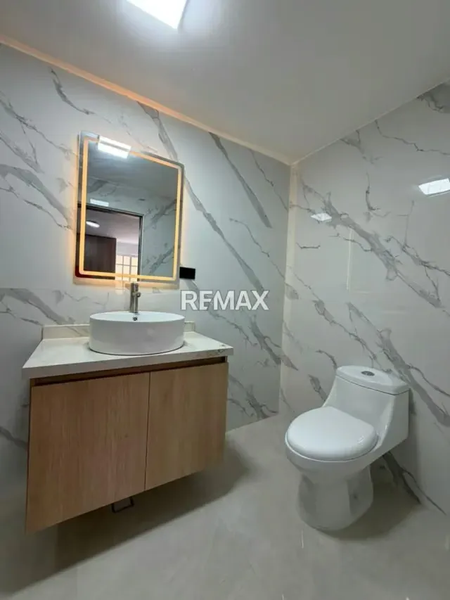 Townhouse en Venta Villa Lago Country I Av. Fuerzas Armadas - 15