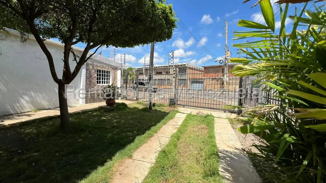 Casa (1 Nivel) en Venta en Los Olivos, Zulia - 37