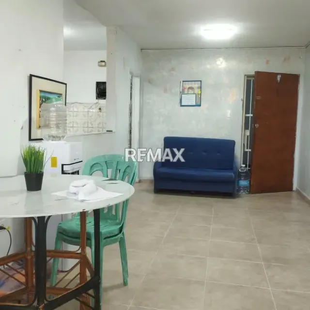 Apartamento en Venta a Remodelar en los Colorado Valencia