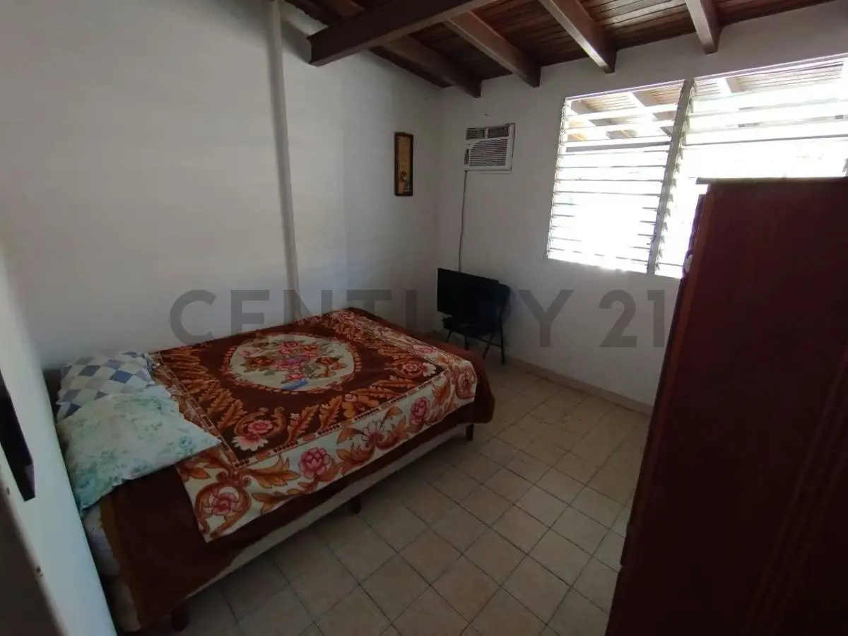 Casa en venta en Las Rosas. Urb. Puerta El Bosque - 9