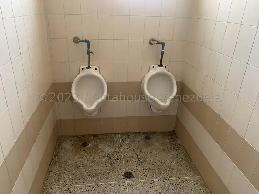 Local Comercial en Venta en Avenida Goajira, Zulia - 16