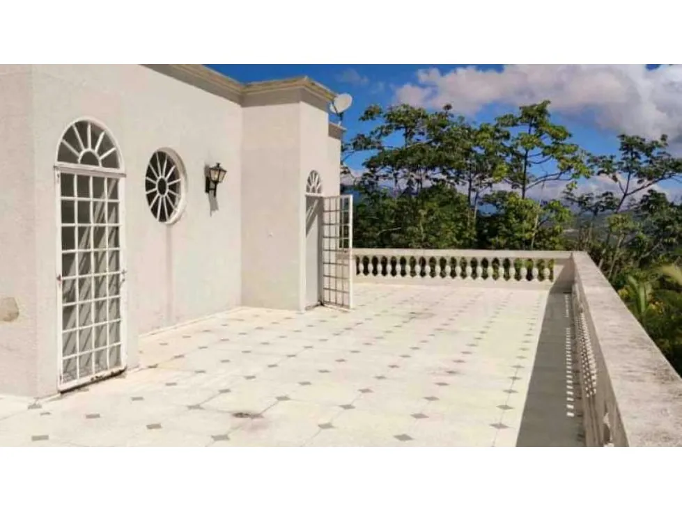 Se vende casa 900m2 La Lagunita 0678 - 27